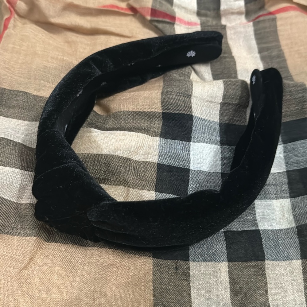 Lele Sadoughi  black velvet headband